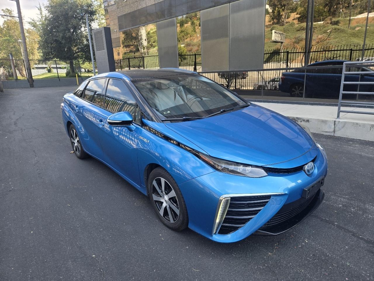 Toyota Mirai Sedan 2017