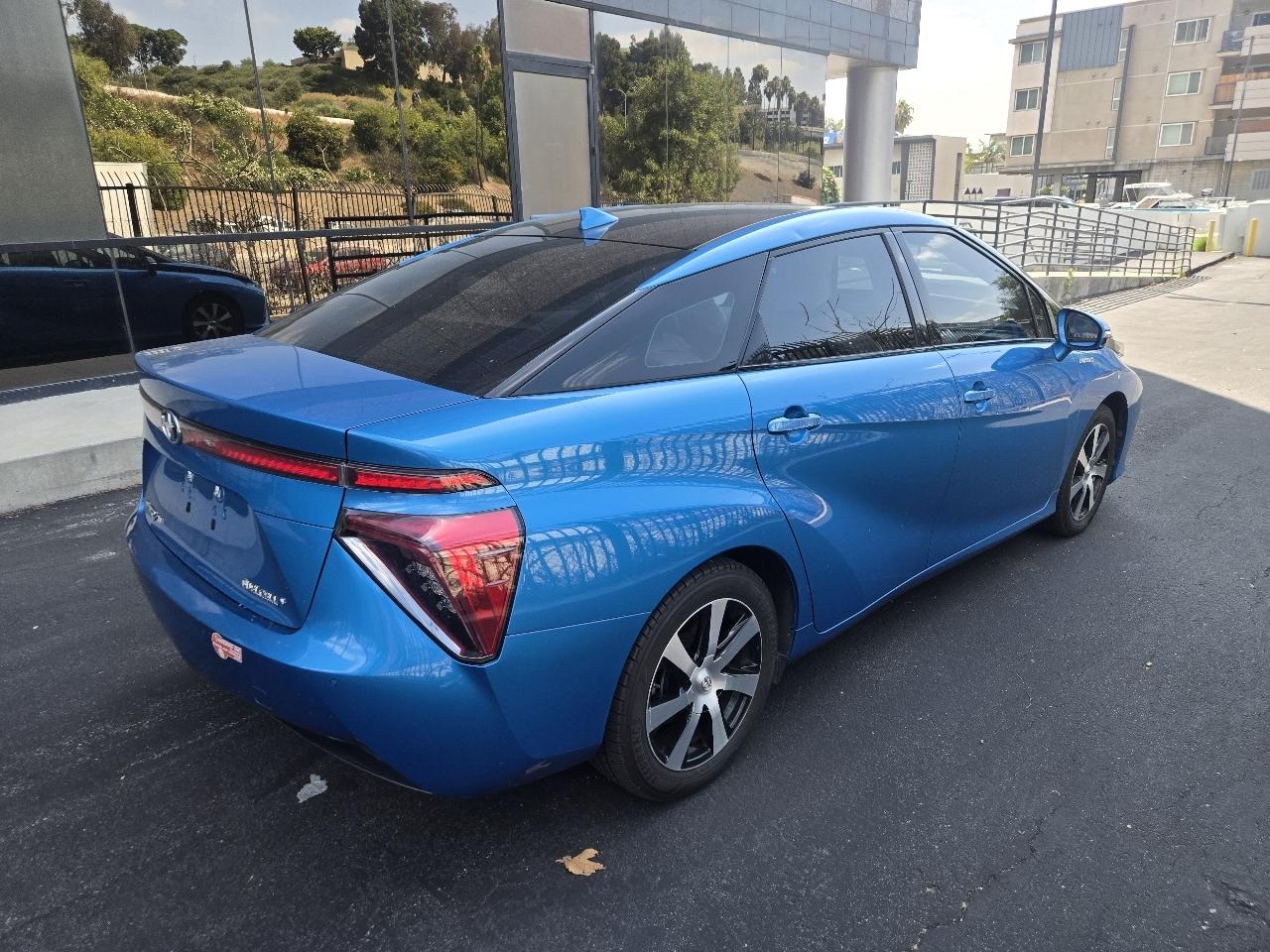 Toyota Mirai Sedan 2017