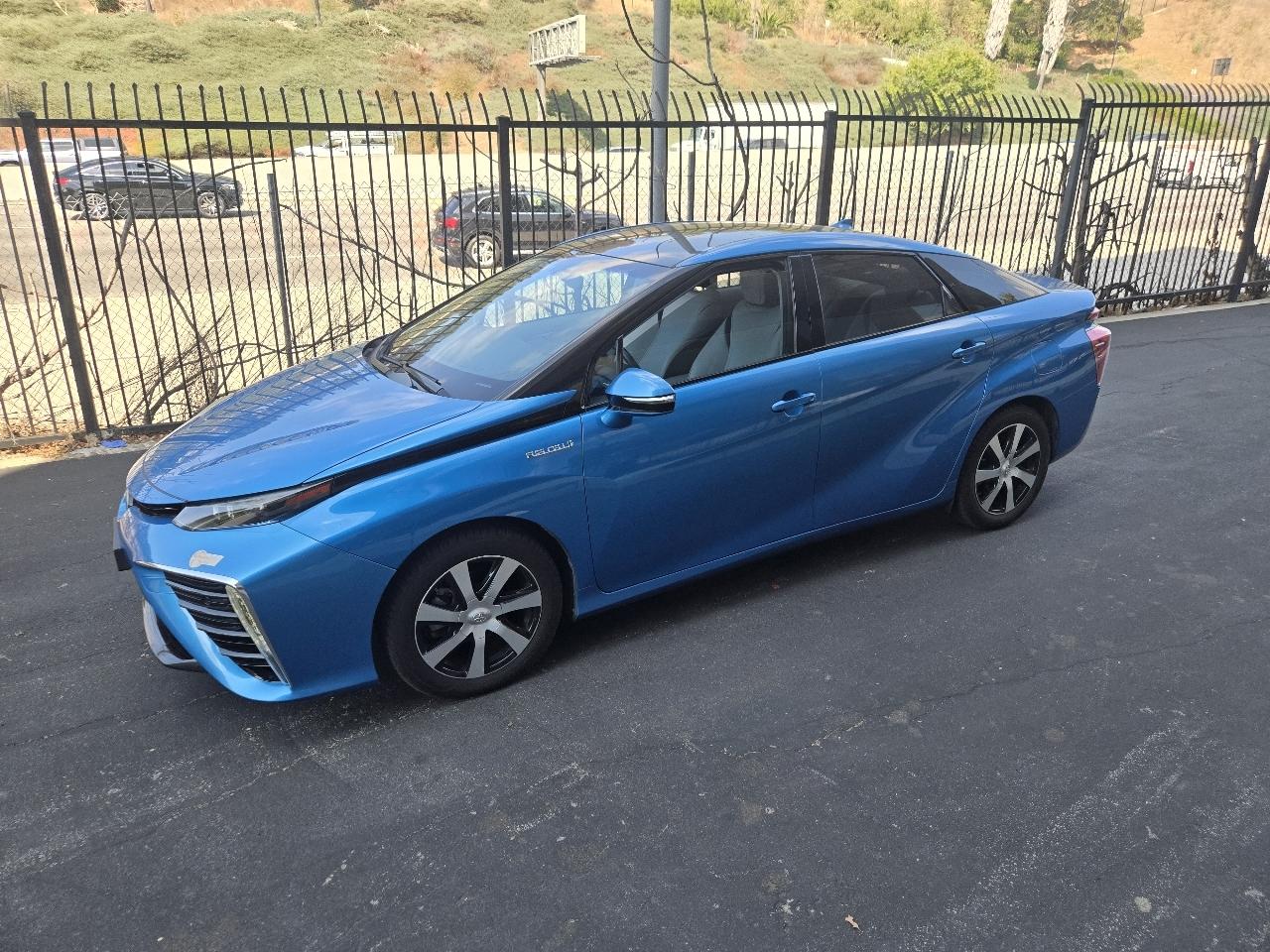 Toyota Mirai Sedan 2017