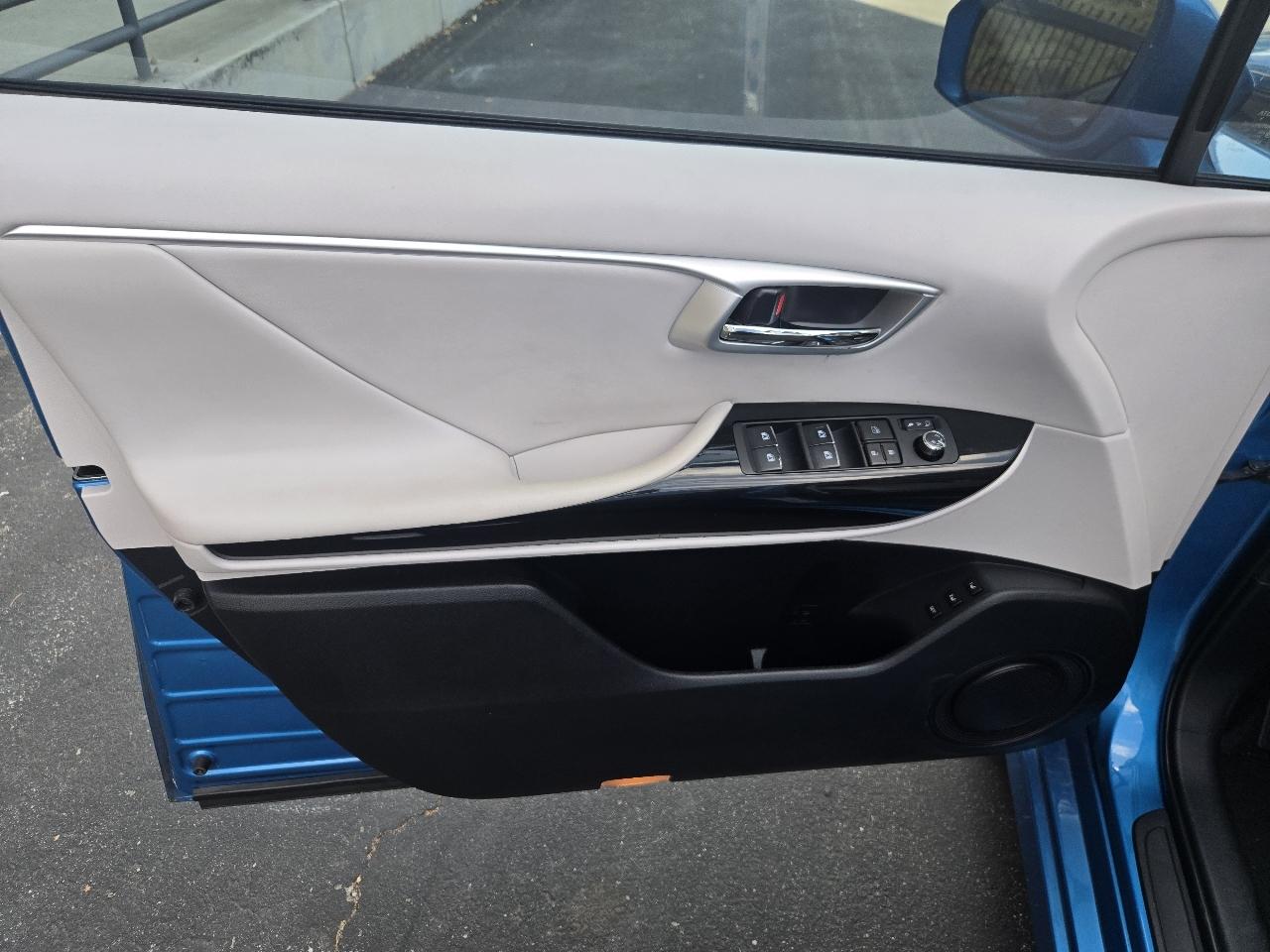Toyota Mirai Sedan 2017