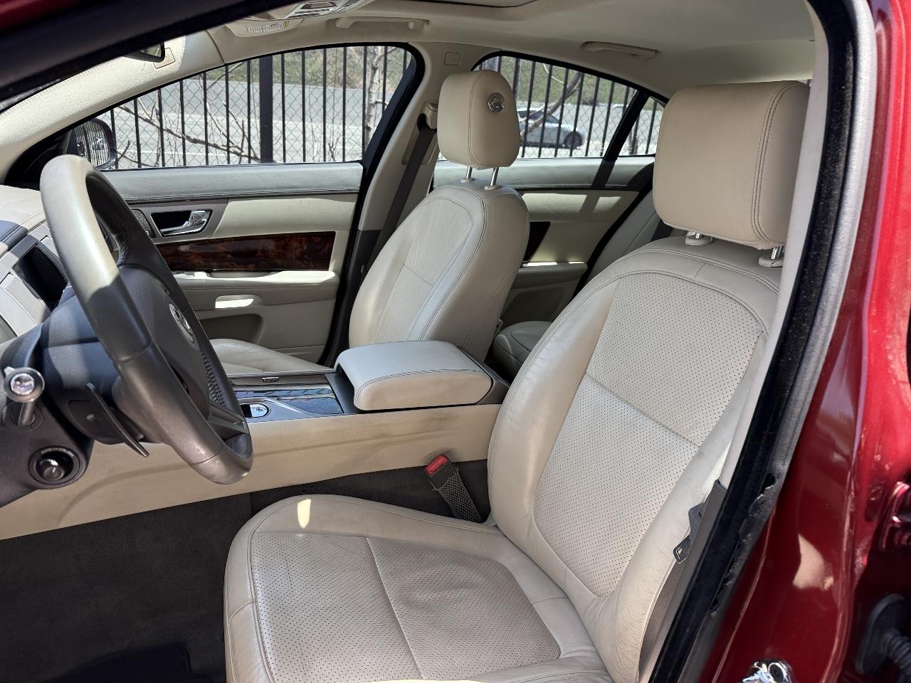 Jaguar XF-Series XF Premium 2011