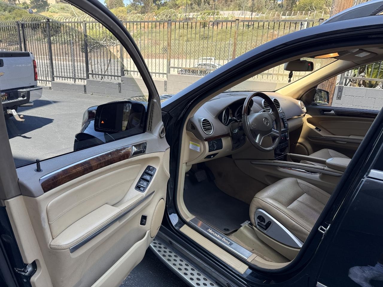 Mercedes-Benz GL-Class GL550 4MATIC 2012