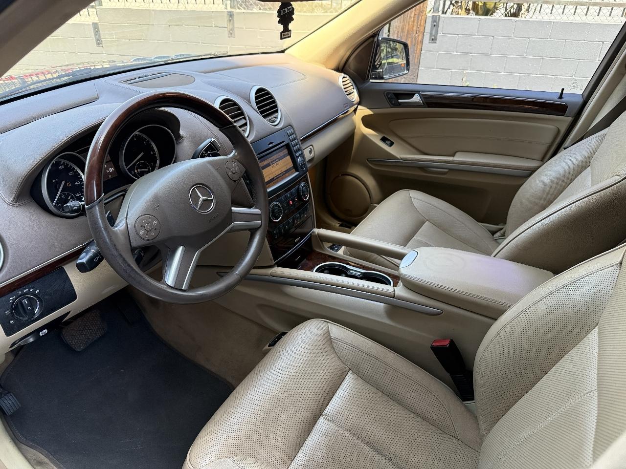 Mercedes-Benz GL-Class GL550 4MATIC 2012