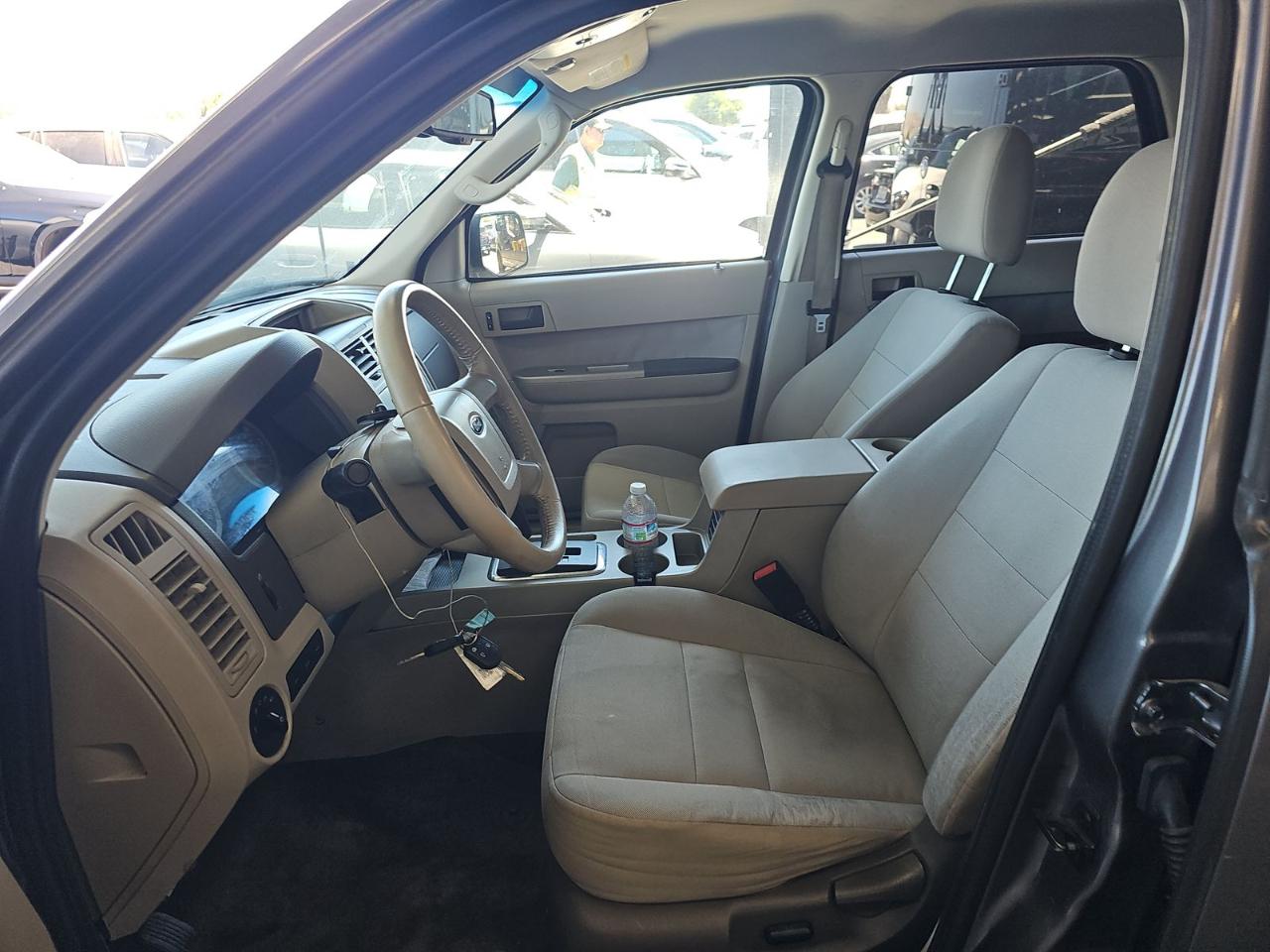 Ford Escape XLT 4WD 2012