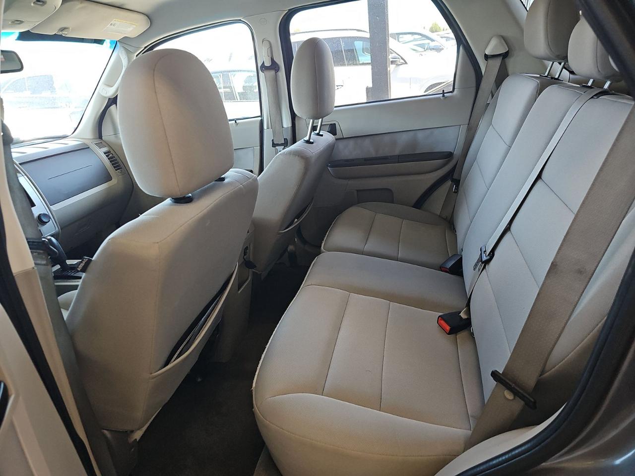 Ford Escape XLT 4WD 2012