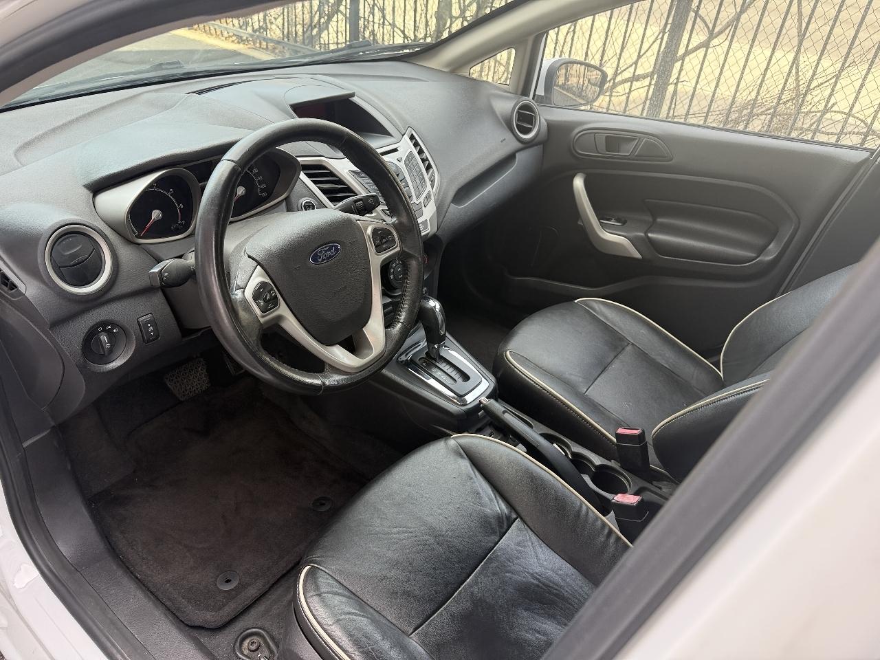 Ford Fiesta Titanium Hatchback 2013
