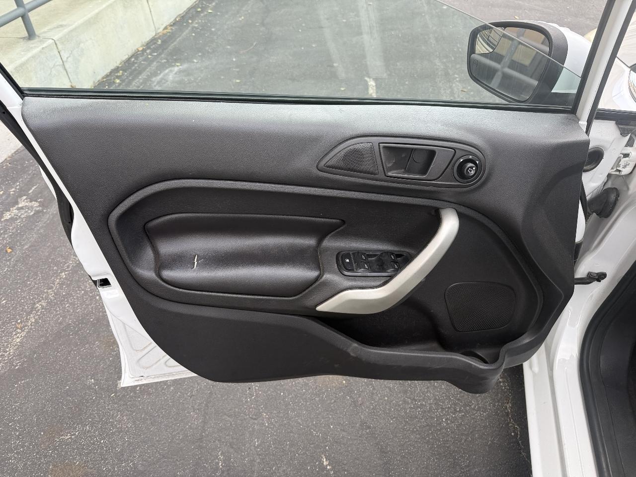 Ford Fiesta Titanium Hatchback 2013