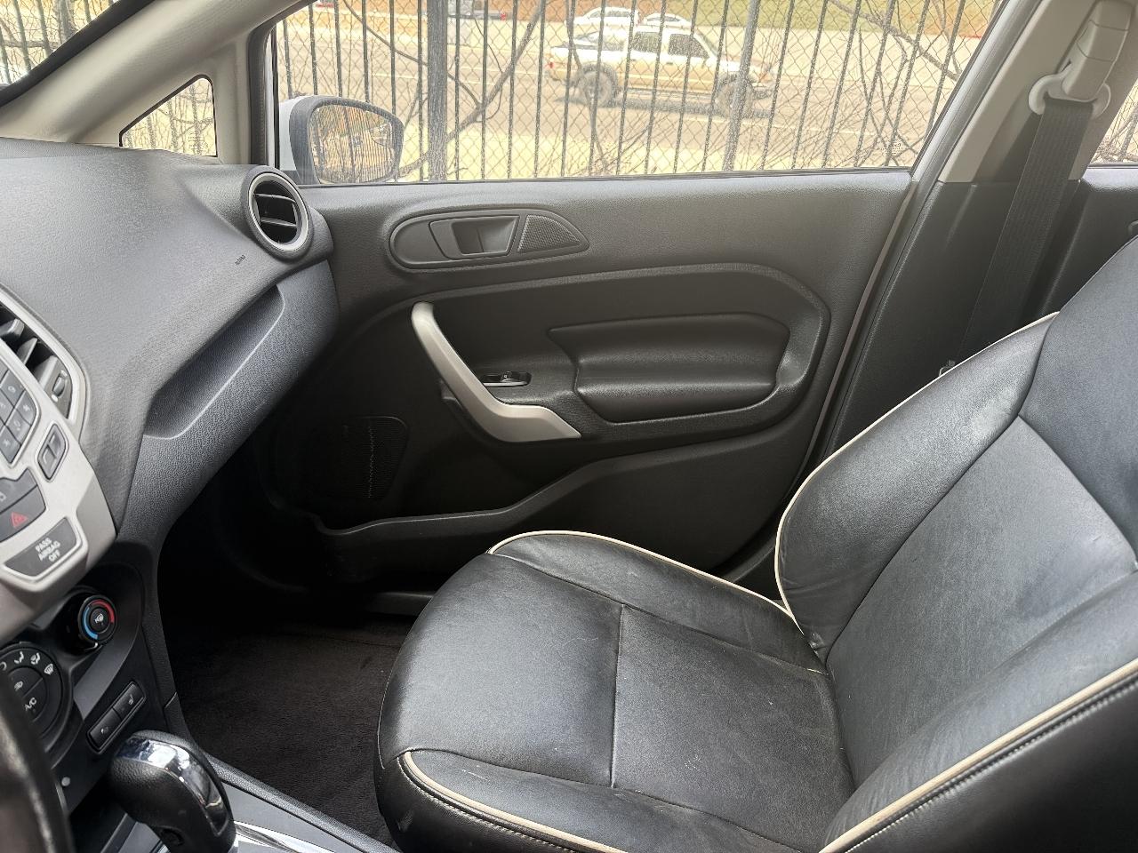 Ford Fiesta Titanium Hatchback 2013