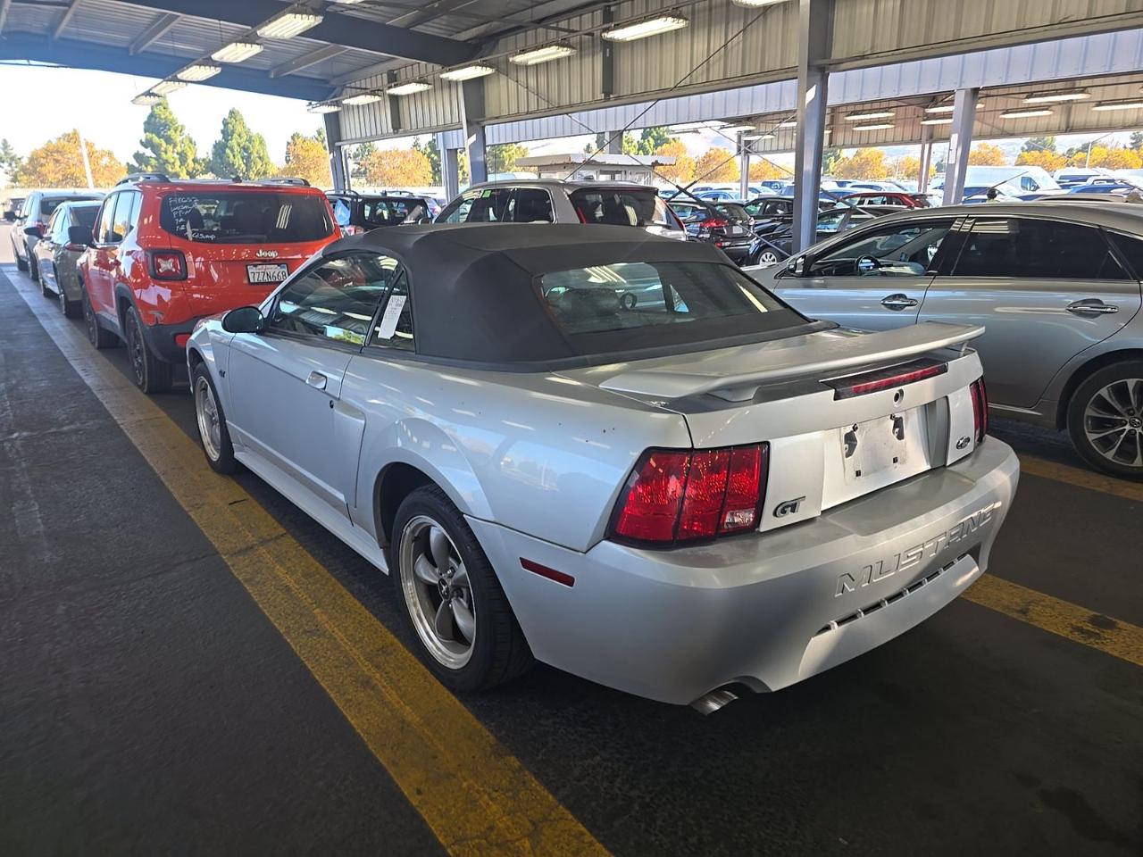 Ford Mustang GT Deluxe Convertible 2001