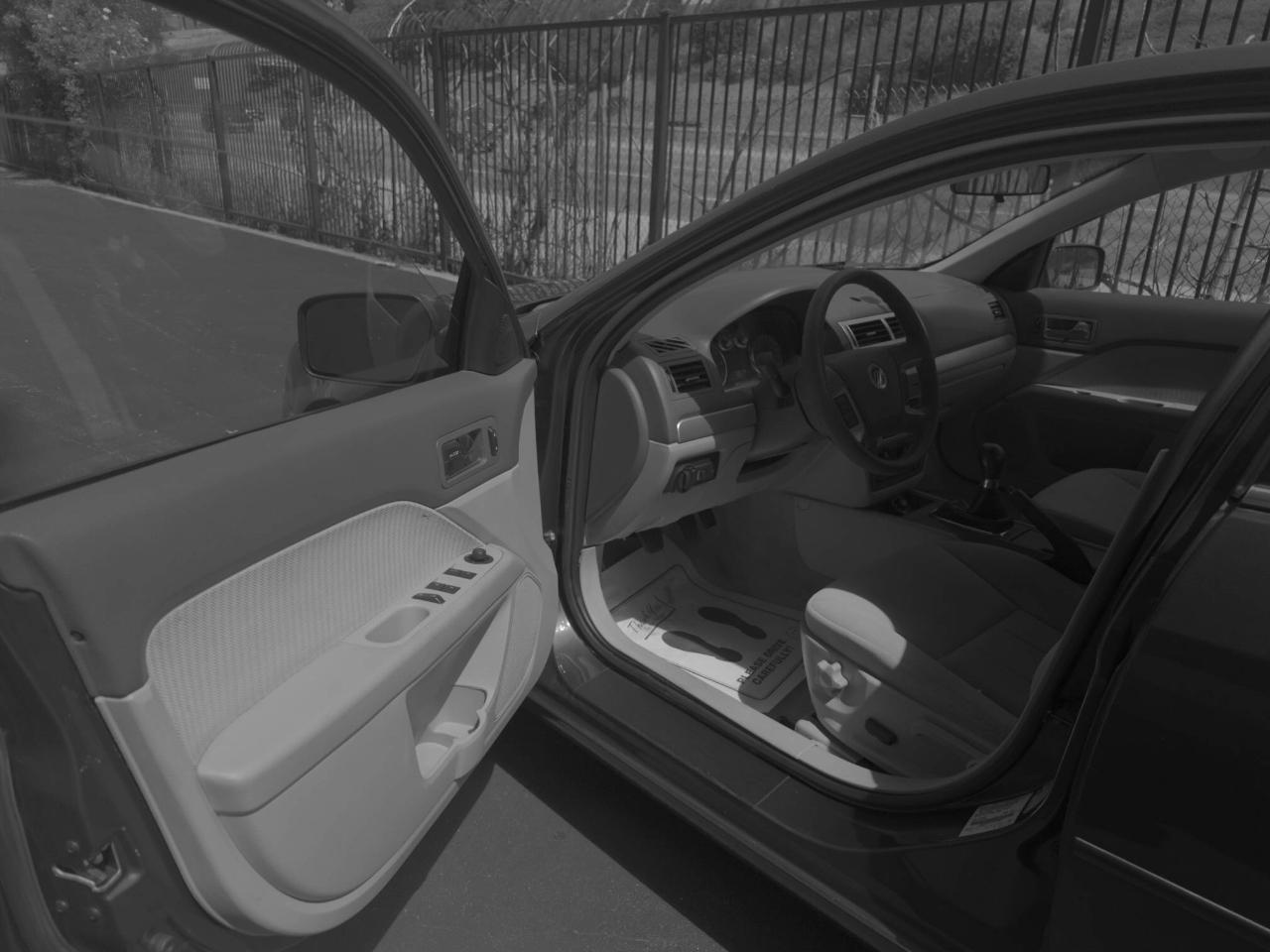 Mercury Milan Base 2006