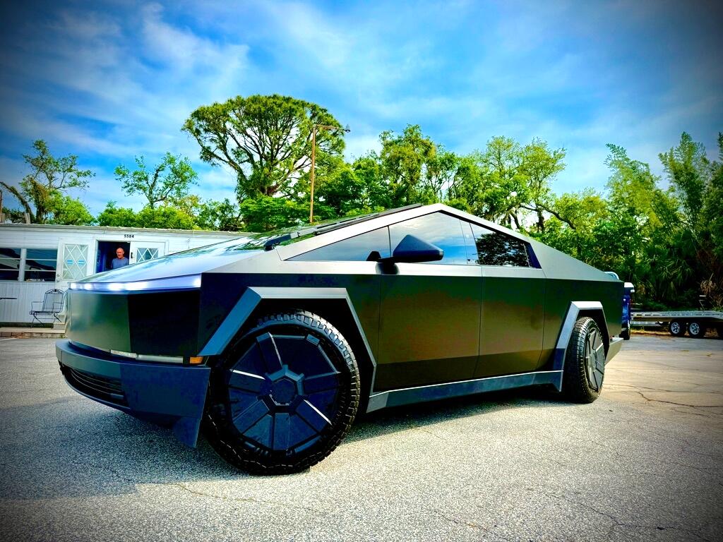 2024 Tesla Cybertruck Base