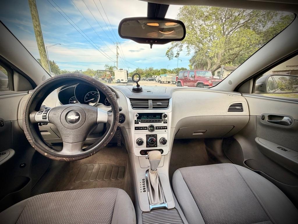 Chevrolet Malibu  2010