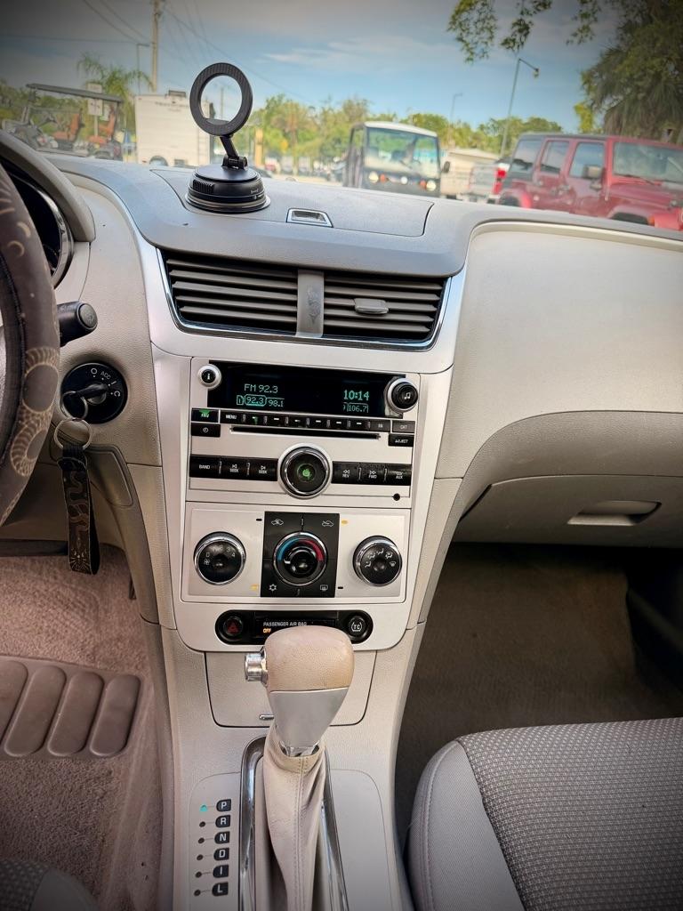 Chevrolet Malibu  2010