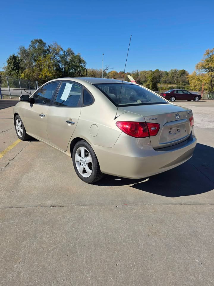 Hyundai Elantra  2007
