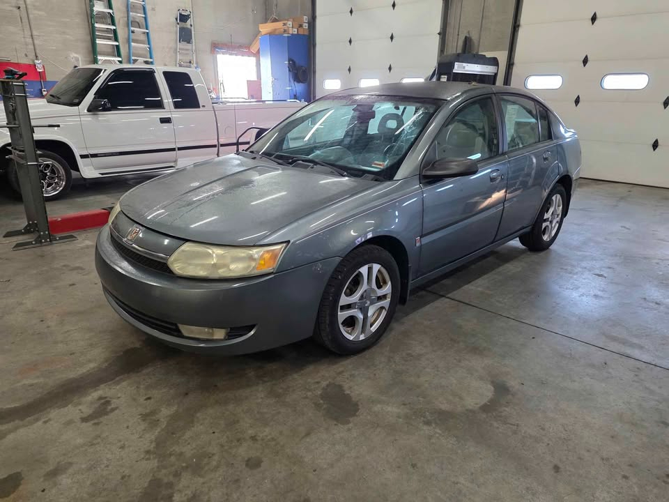 Saturn ION  2004