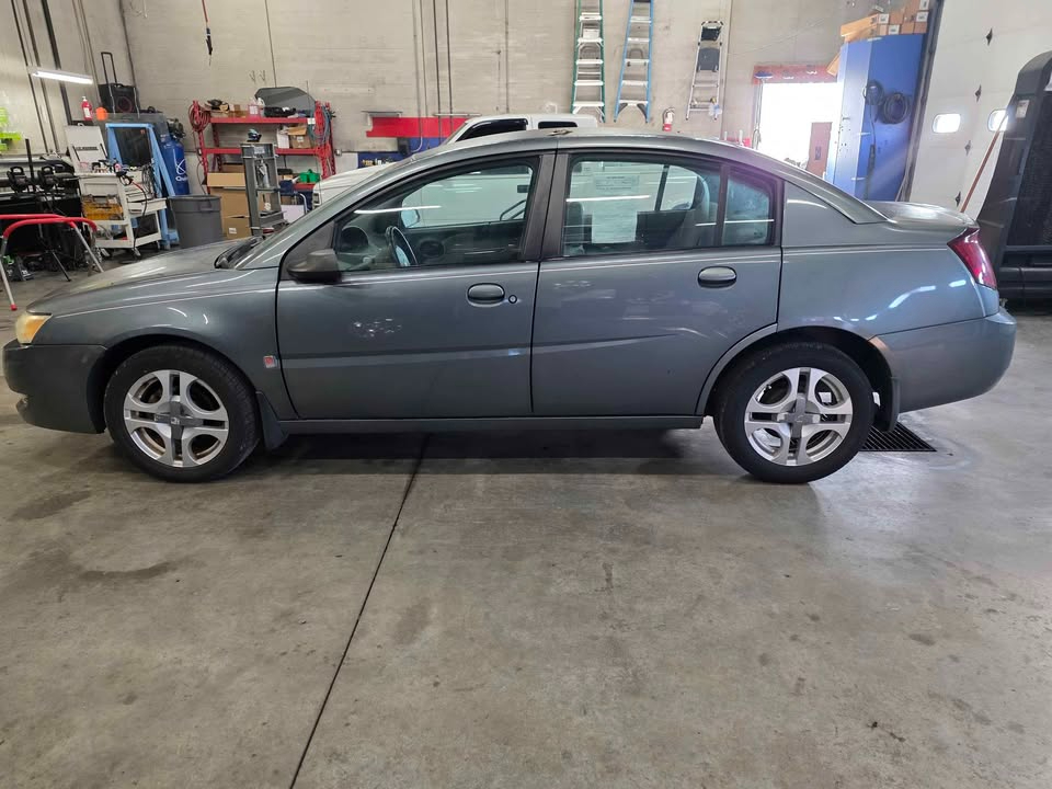 Saturn ION  2004
