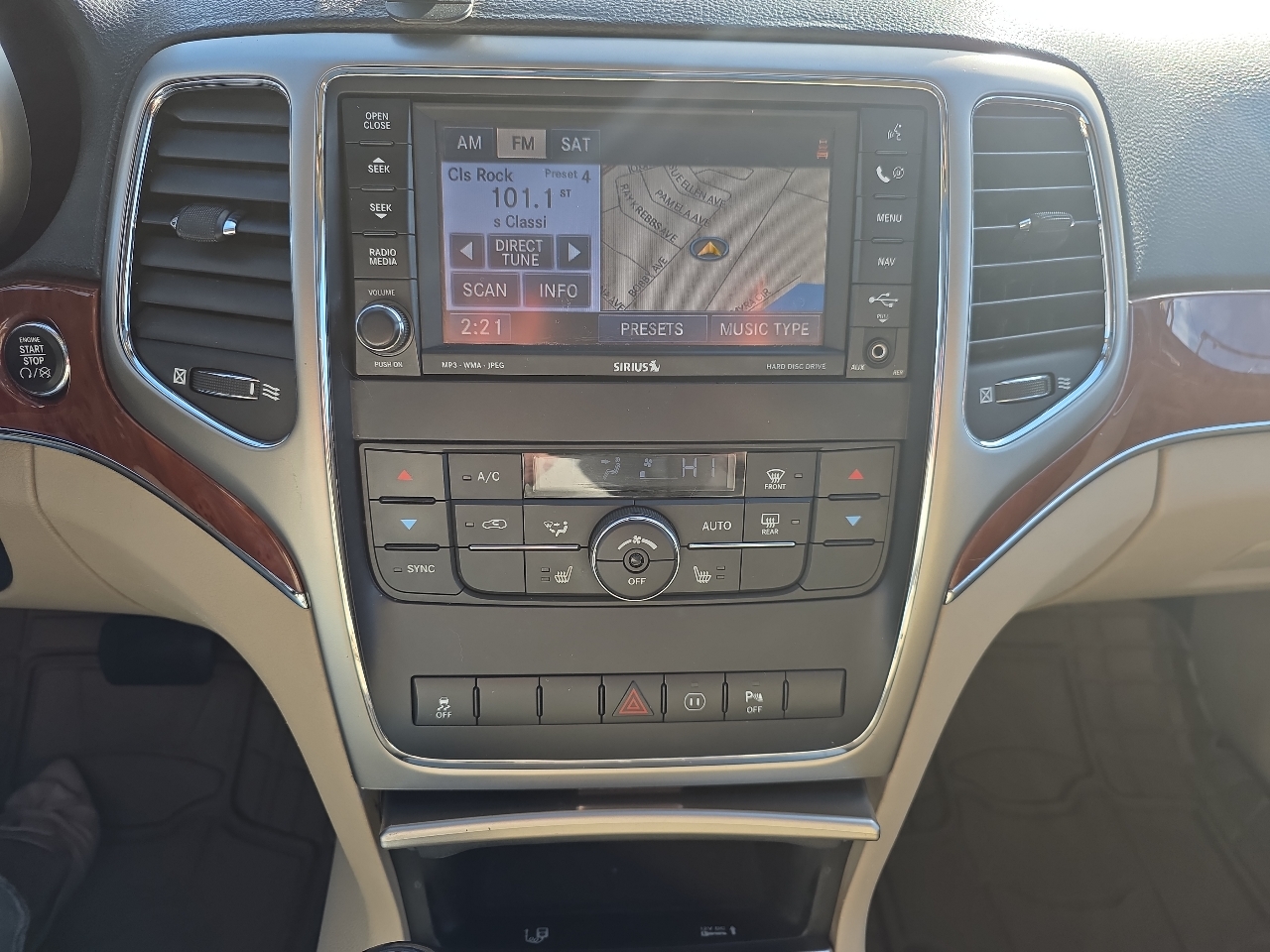 Jeep Grand Cherokee  2011