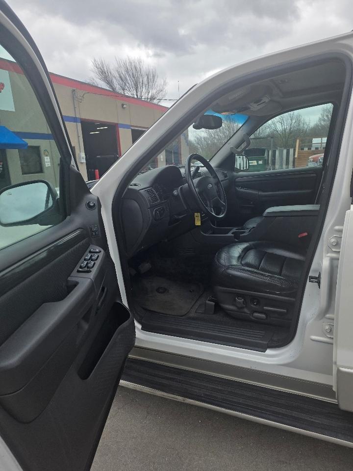 Ford Explorer  2002