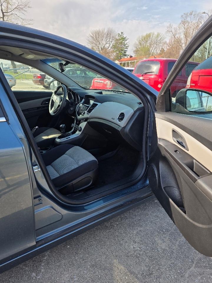 Chevrolet Cruze  2012