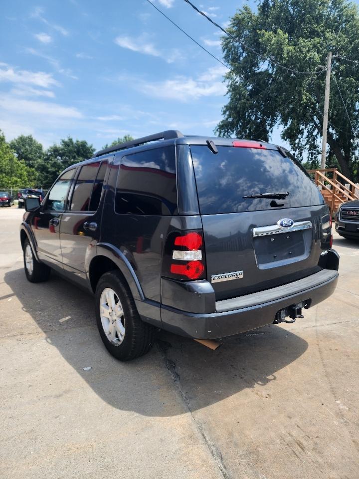 Ford Explorer  2010