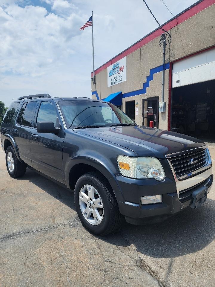 Ford Explorer  2010