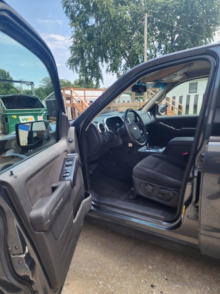 Ford Explorer  2010