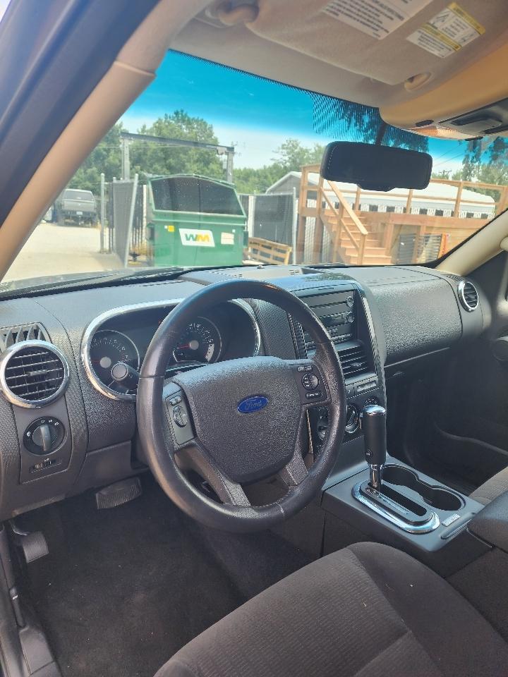 Ford Explorer  2010