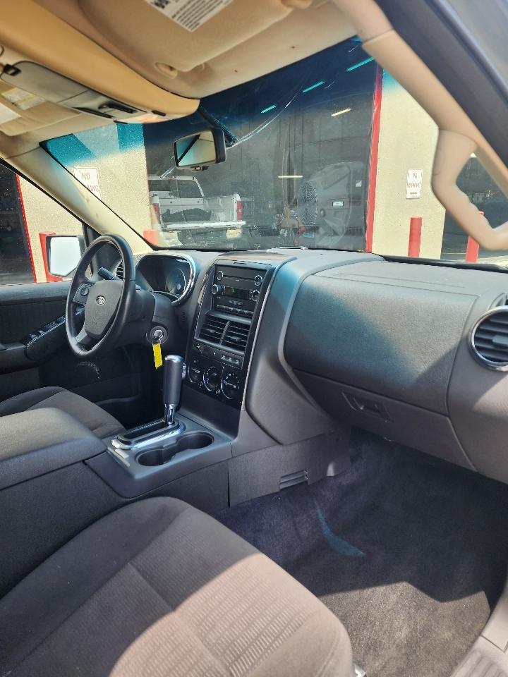 Ford Explorer  2010