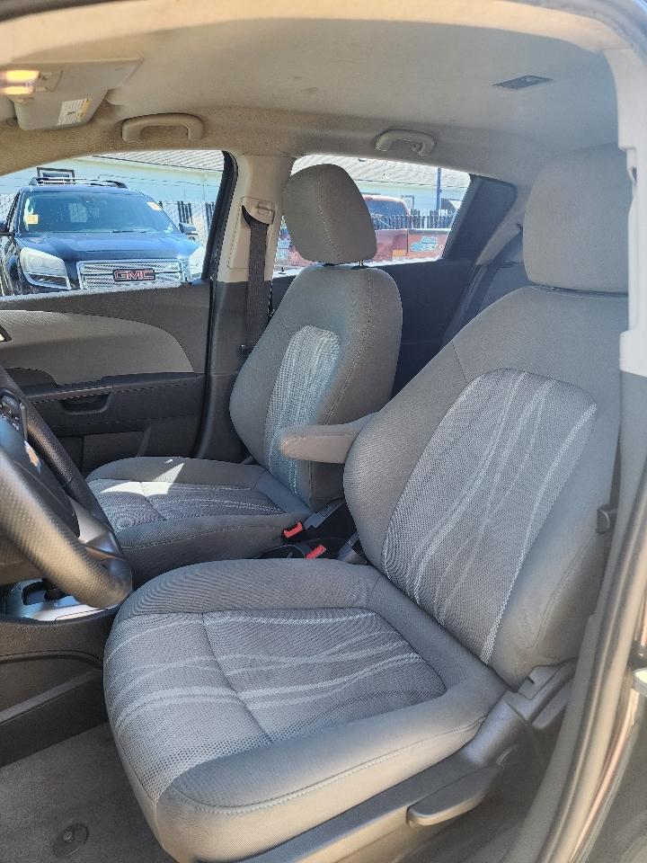 Chevrolet Sonic  2015