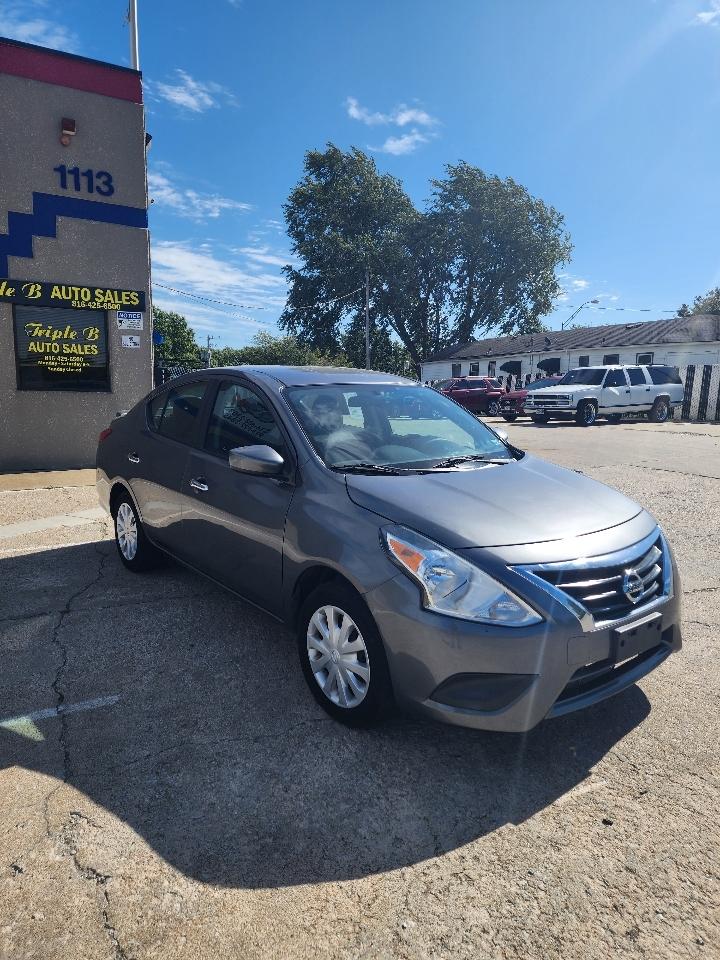Nissan Versa  2019