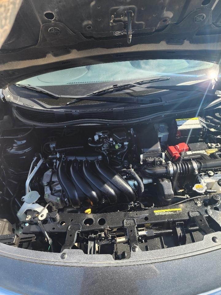 Nissan Versa  2019
