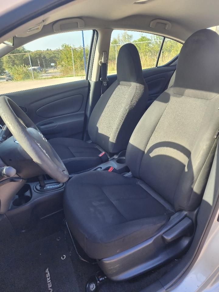Nissan Versa  2019
