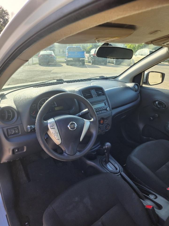 Nissan Versa  2019