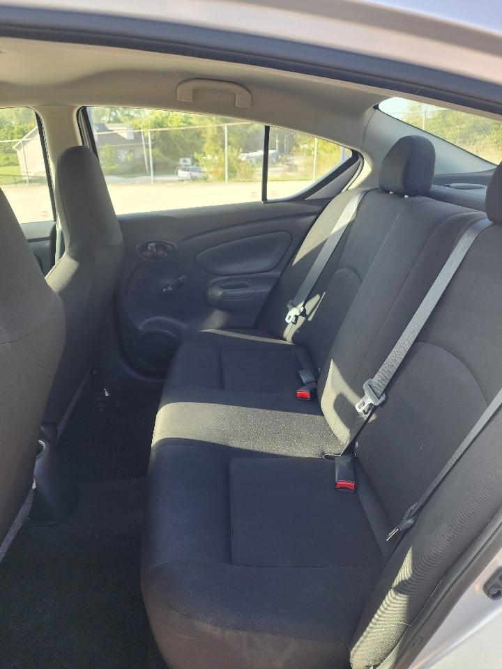 Nissan Versa  2019