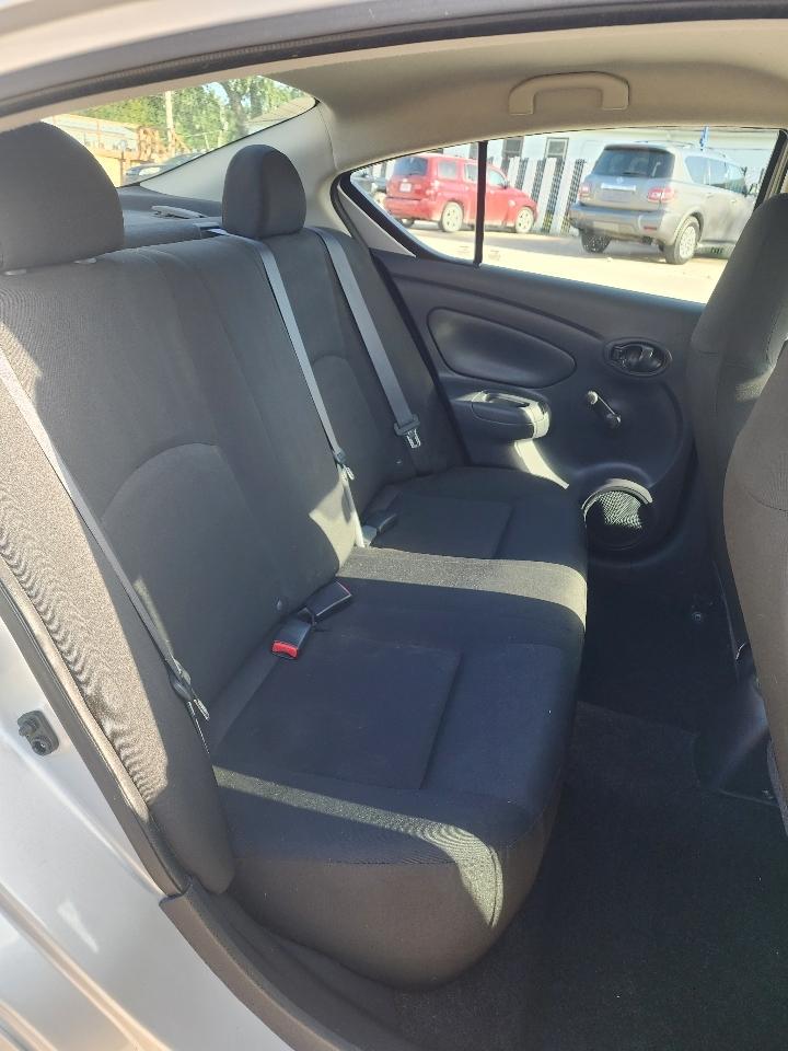 Nissan Versa  2019