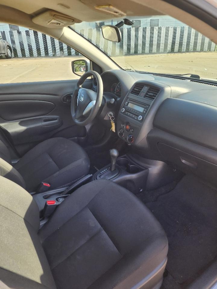 Nissan Versa  2019