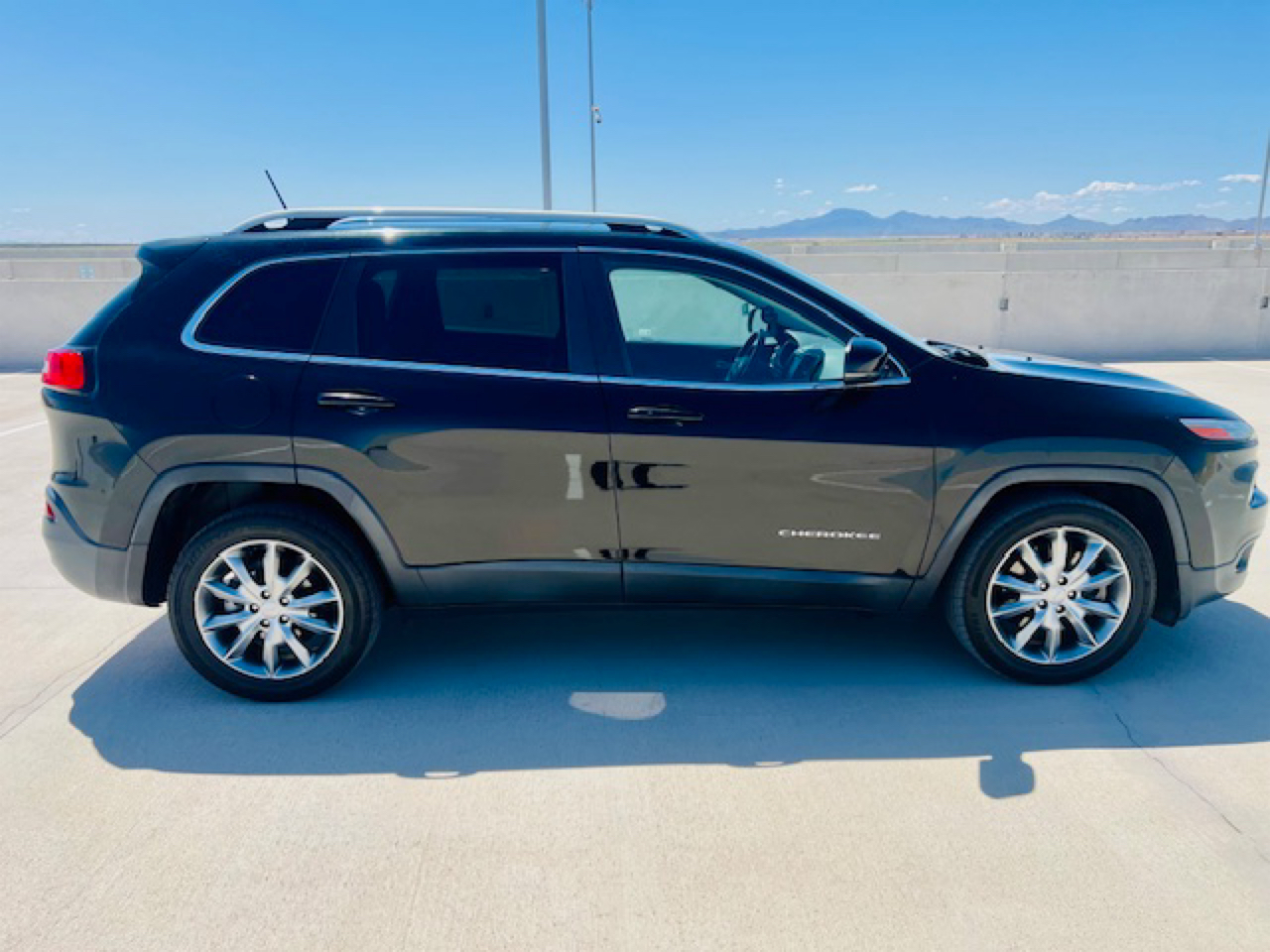 2018 Jeep Cherokee Limited photo 4