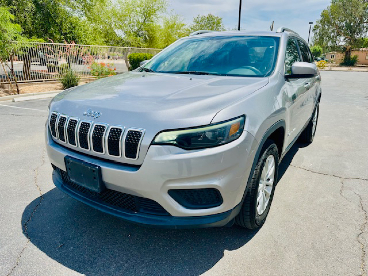 2021 Jeep Cherokee Latitude photo 2