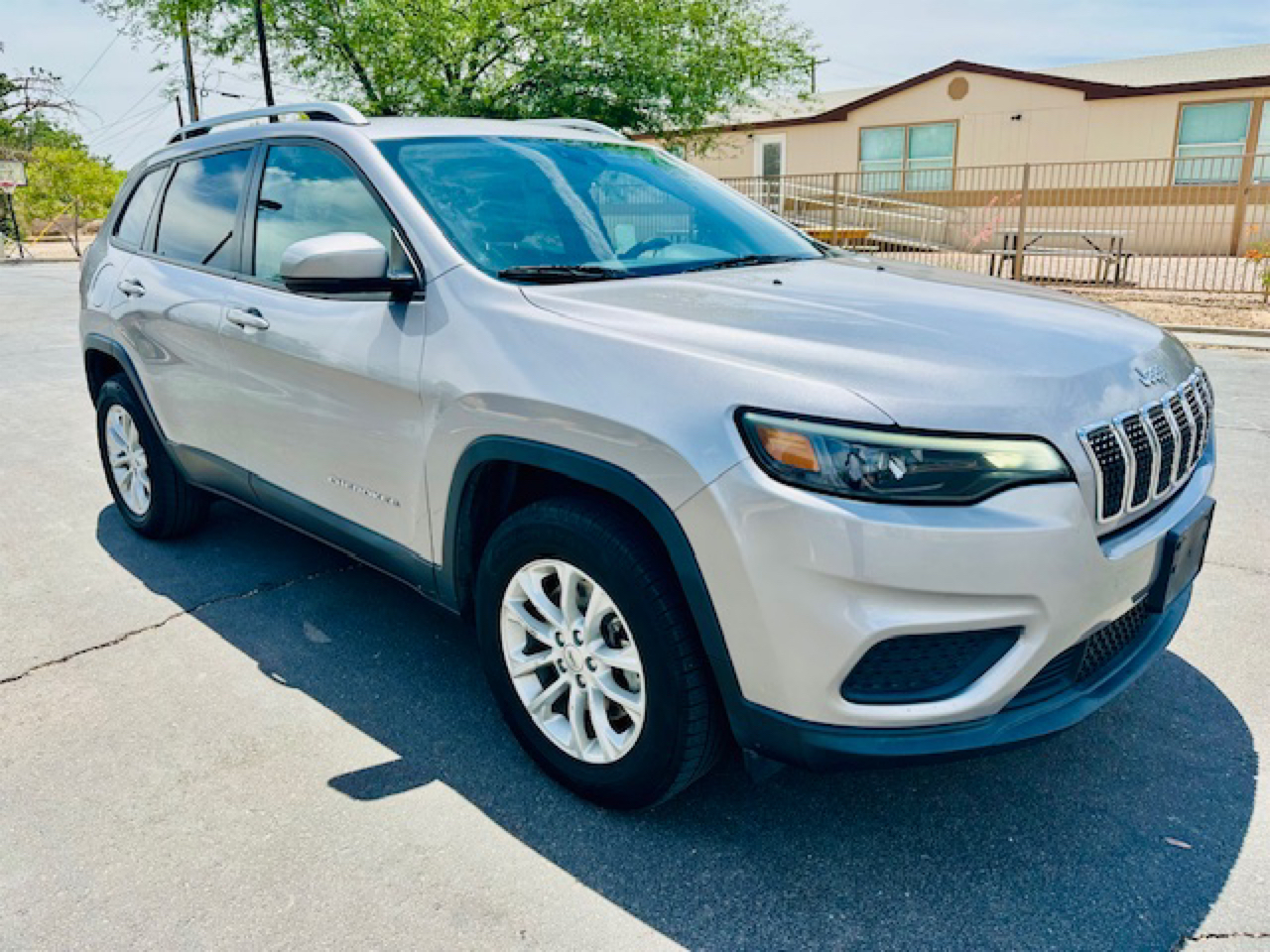 2021 Jeep Cherokee Latitude photo 4