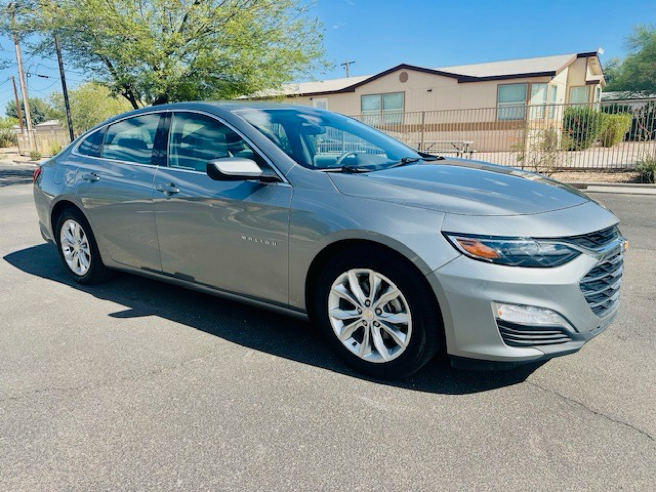 2023 Chevrolet Malibu 1LT photo 3