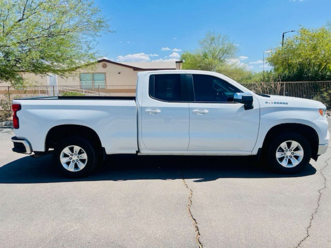 2022 Chevrolet Silverado 1500 LT photo 4