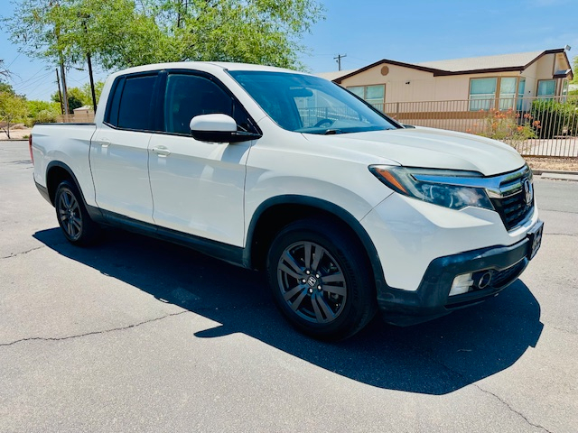 2018 Honda Ridgeline Sport photo 2