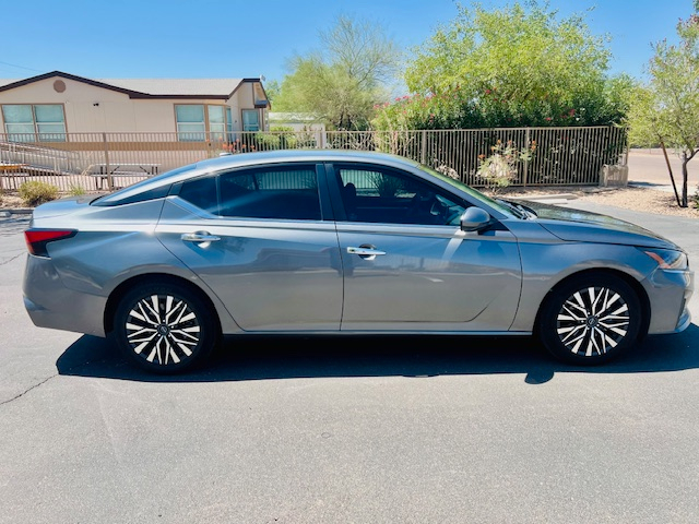 2023 Nissan Altima 2.5 SV photo 4