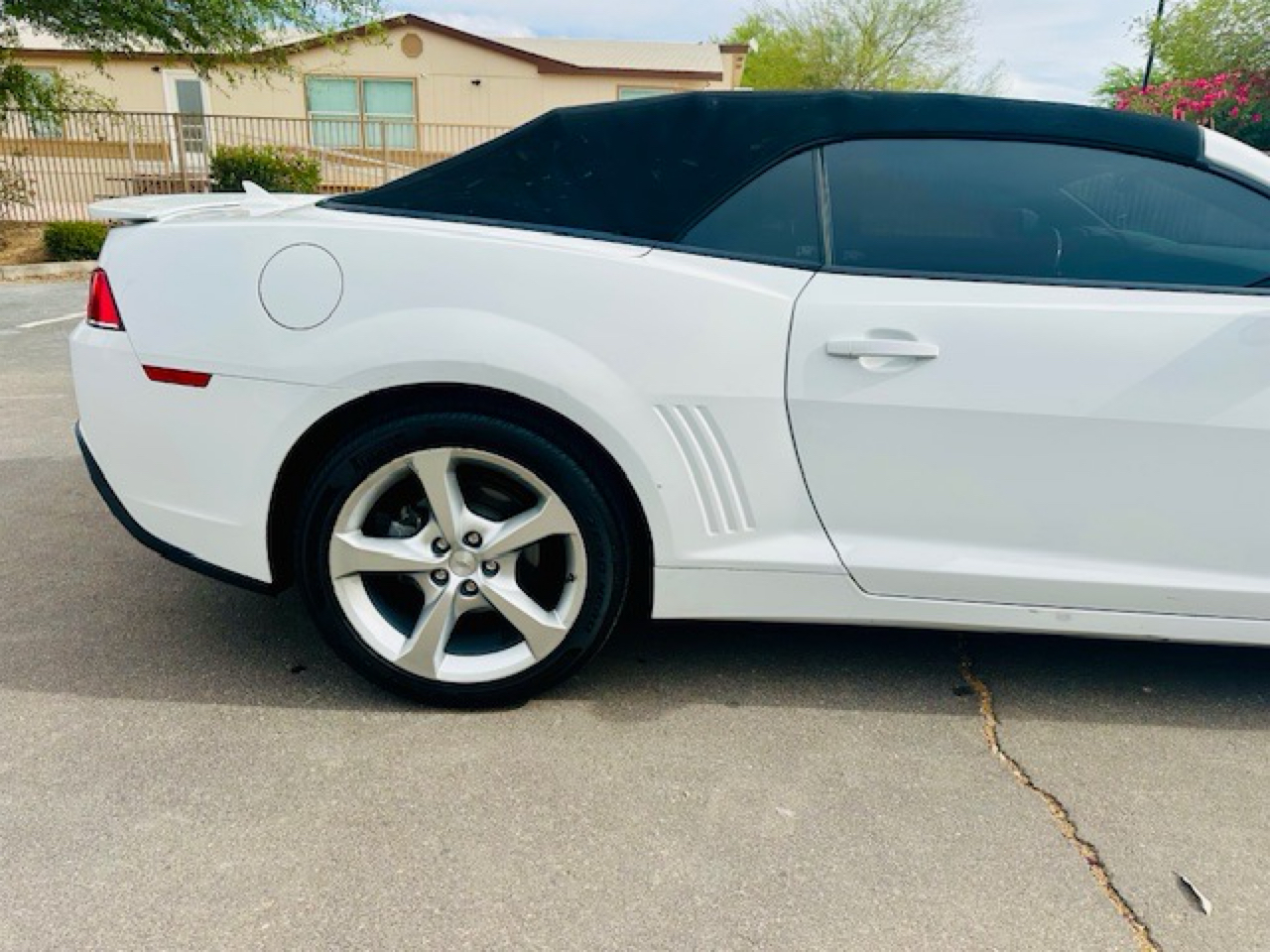 2015 Chevrolet Camaro 1LT photo 16