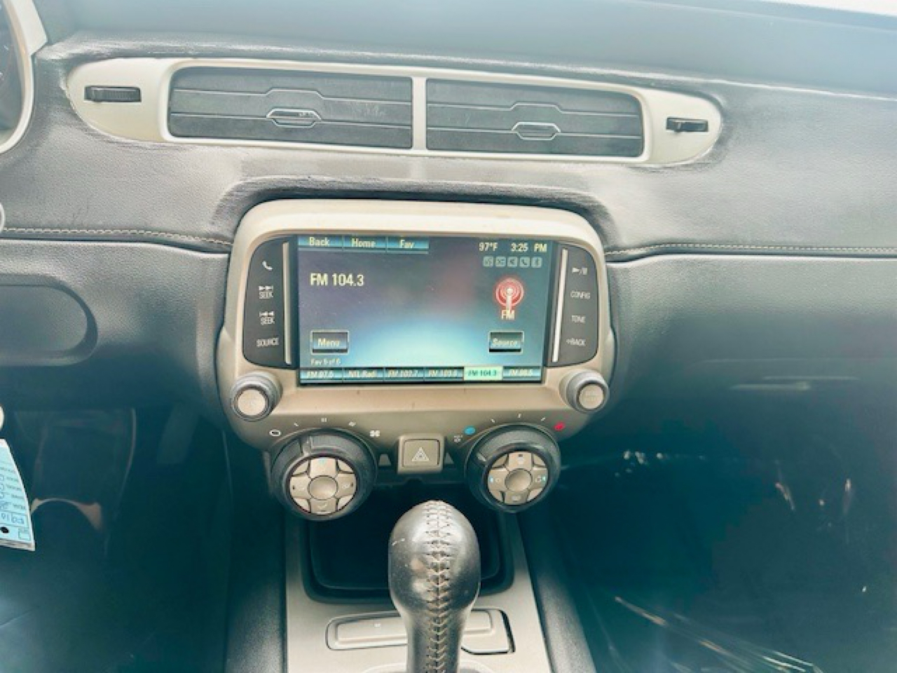 2015 Chevrolet Camaro 1LT photo 26