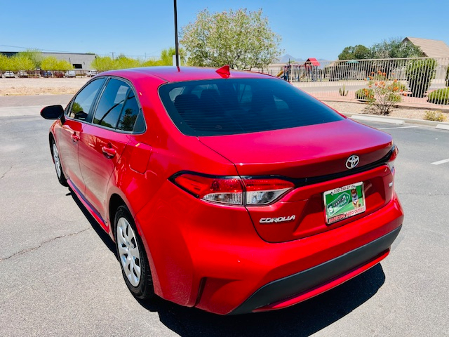 2020 Toyota Corolla LE photo 4