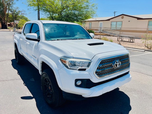 2017 Toyota Tacoma Double Cab photo 3