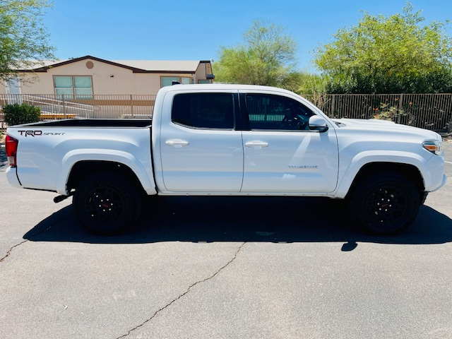 2017 Toyota Tacoma Double Cab photo 6