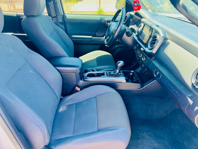 2017 Toyota Tacoma Double Cab photo 14