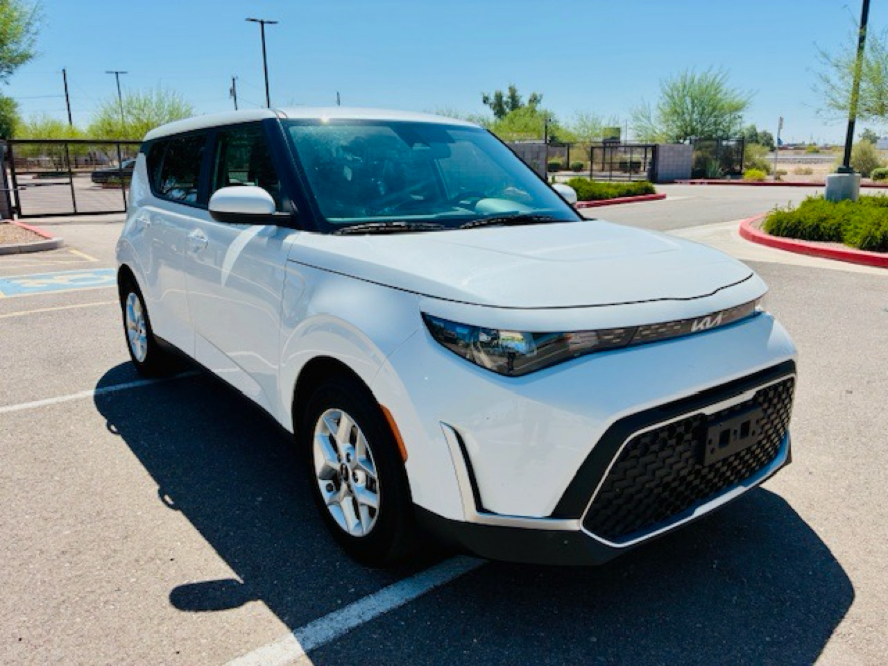 2024 Kia Soul LX photo 3